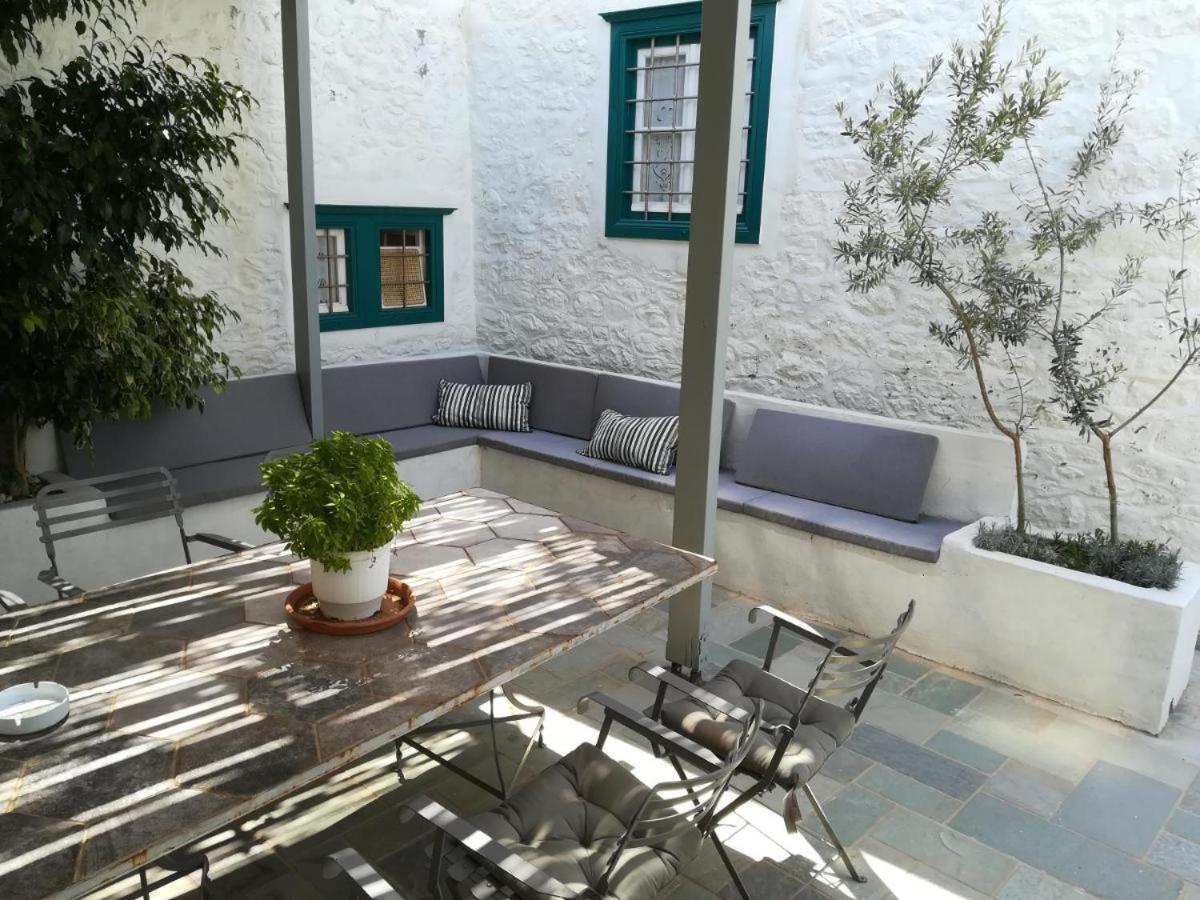Filenia Hotel Hydra  Exterior photo